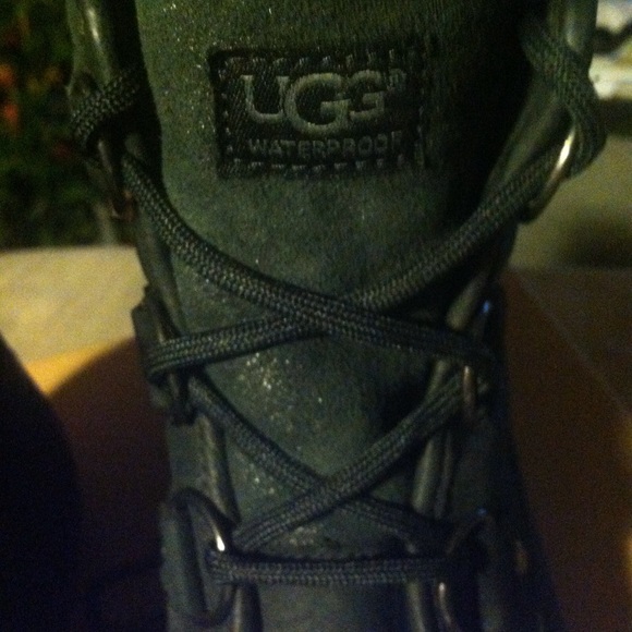 Ugg Cecile Boots-SOLD - Picture 2 of 8